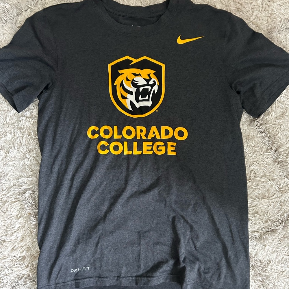 Nike Dri-Fit Athletic Tee in Dark Gray